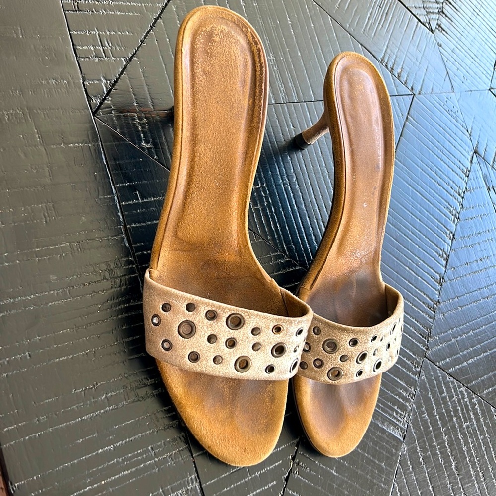 Donald J Pliner couture kitten heel sandals